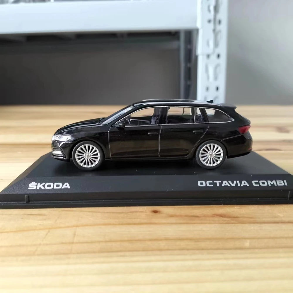 Skoida Octavia Combi Travel Version 1/43