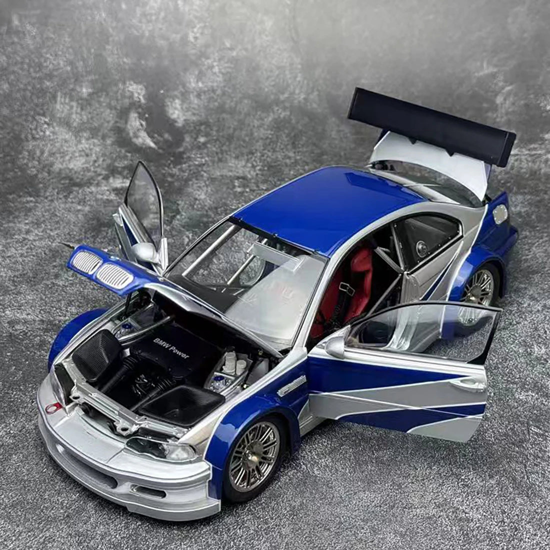 BMW M3 GTR E46 1/18