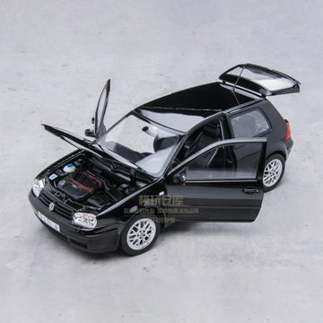 VW Golf MK4  2001 1/18