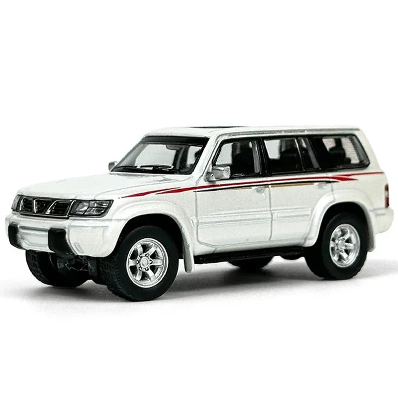 Nissan Patrol 1998 Y61  1/64