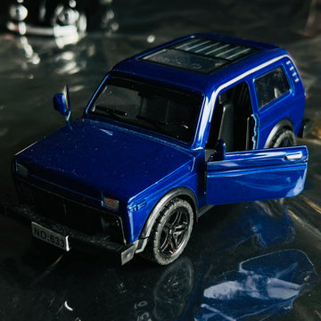 Lada Niva  1/32