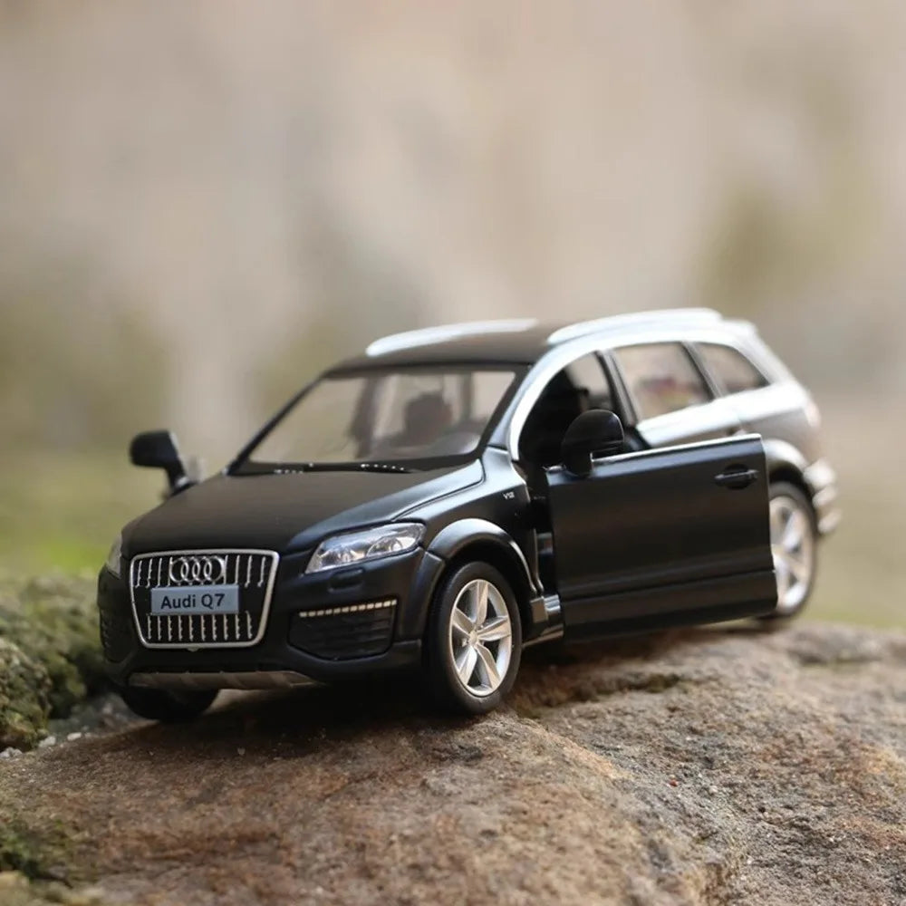 Audi Q7 SUV 1/36