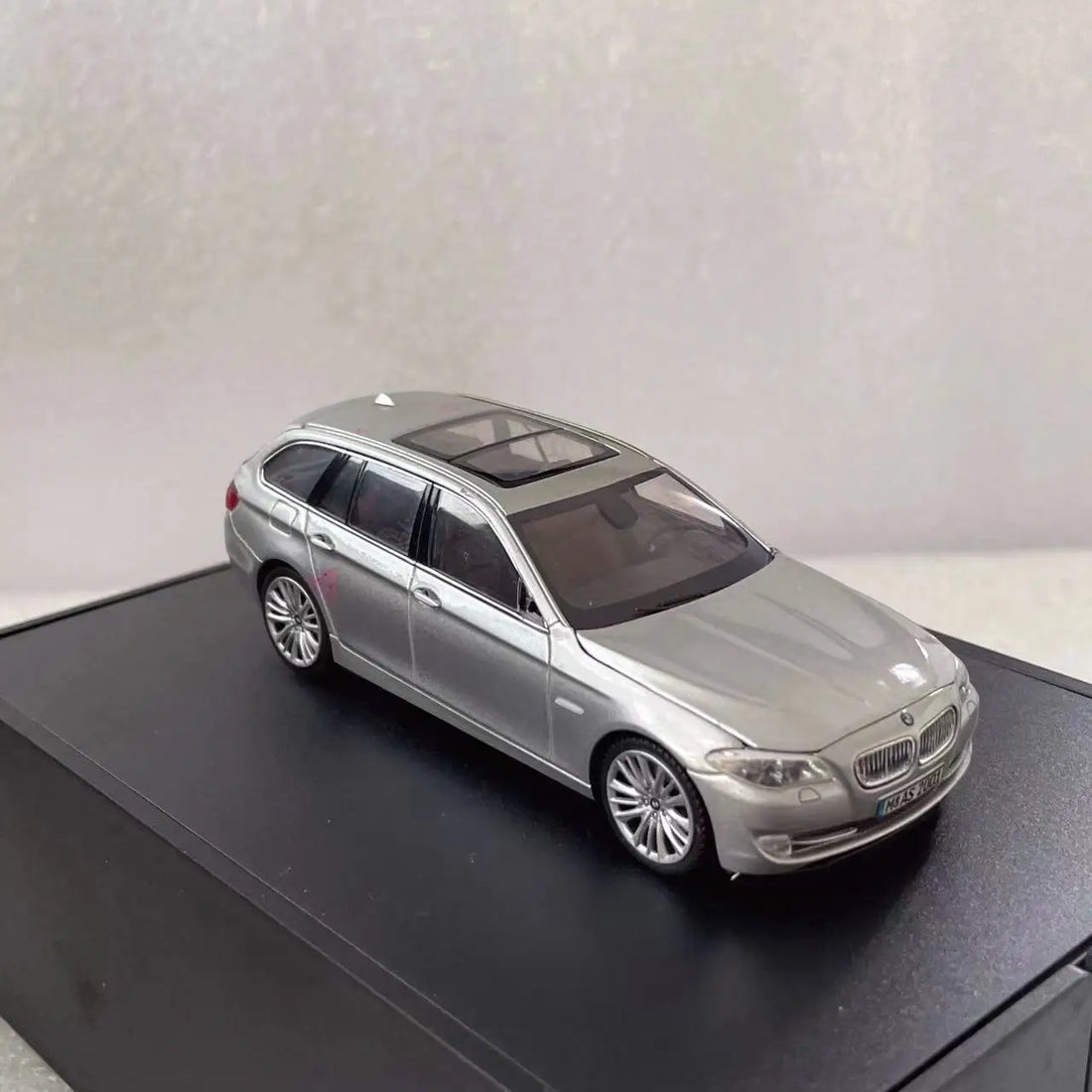 BMW 550 F11  Touring 1/43