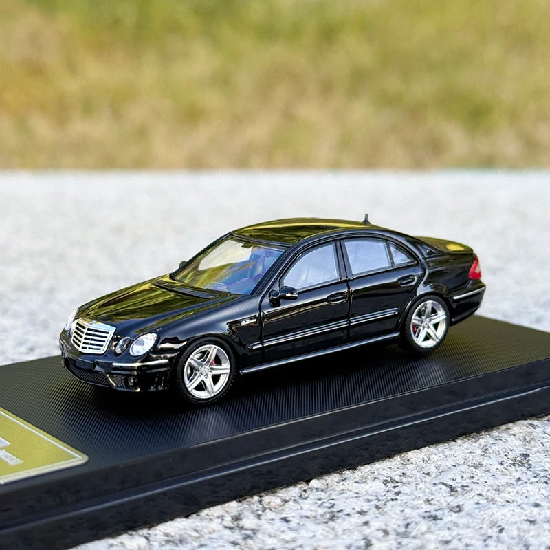 Mercedes benz   E63 AMG W211  1/64