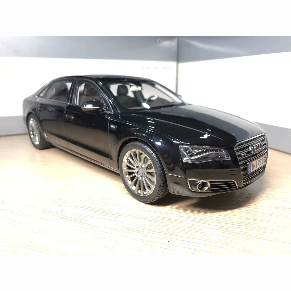 Audi A8L D4 W12 6.0 1/18