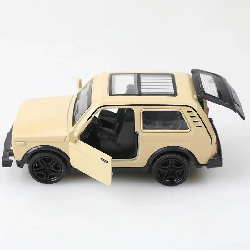 Lada Niva  1/32