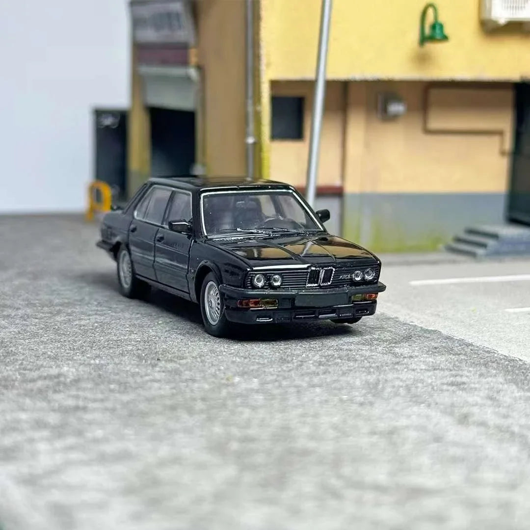 BMW E28 Blue Black White Limited 499 1/64