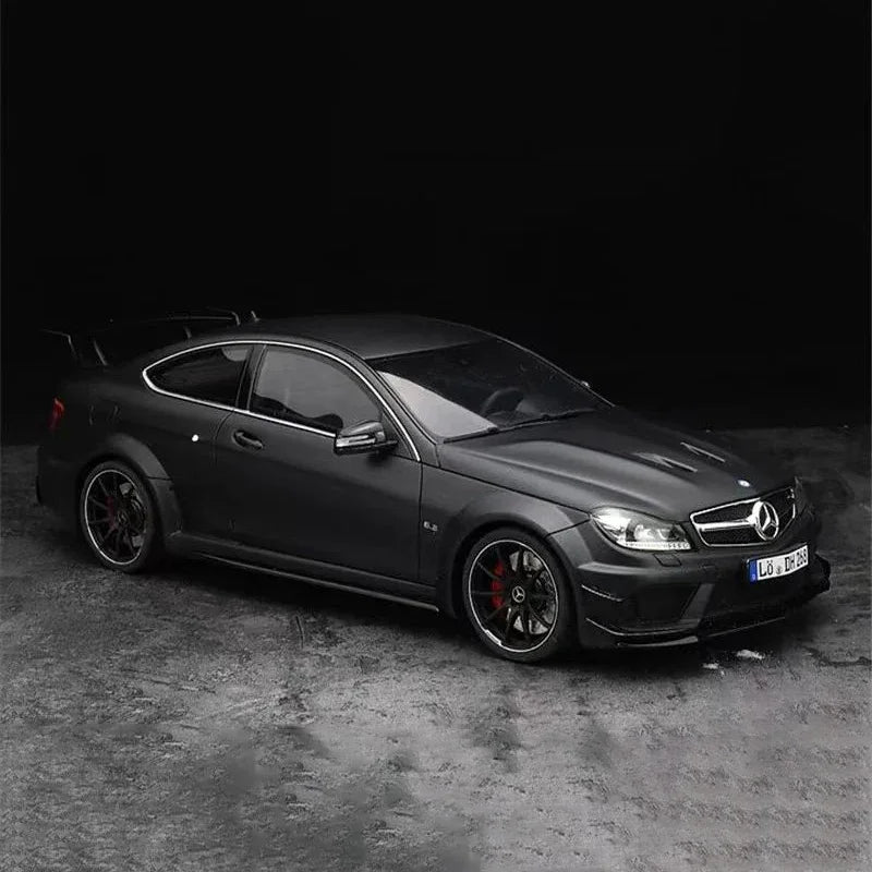 Mercedes Benz  W204 C63 AMG   1/18 LIMITED EDITION