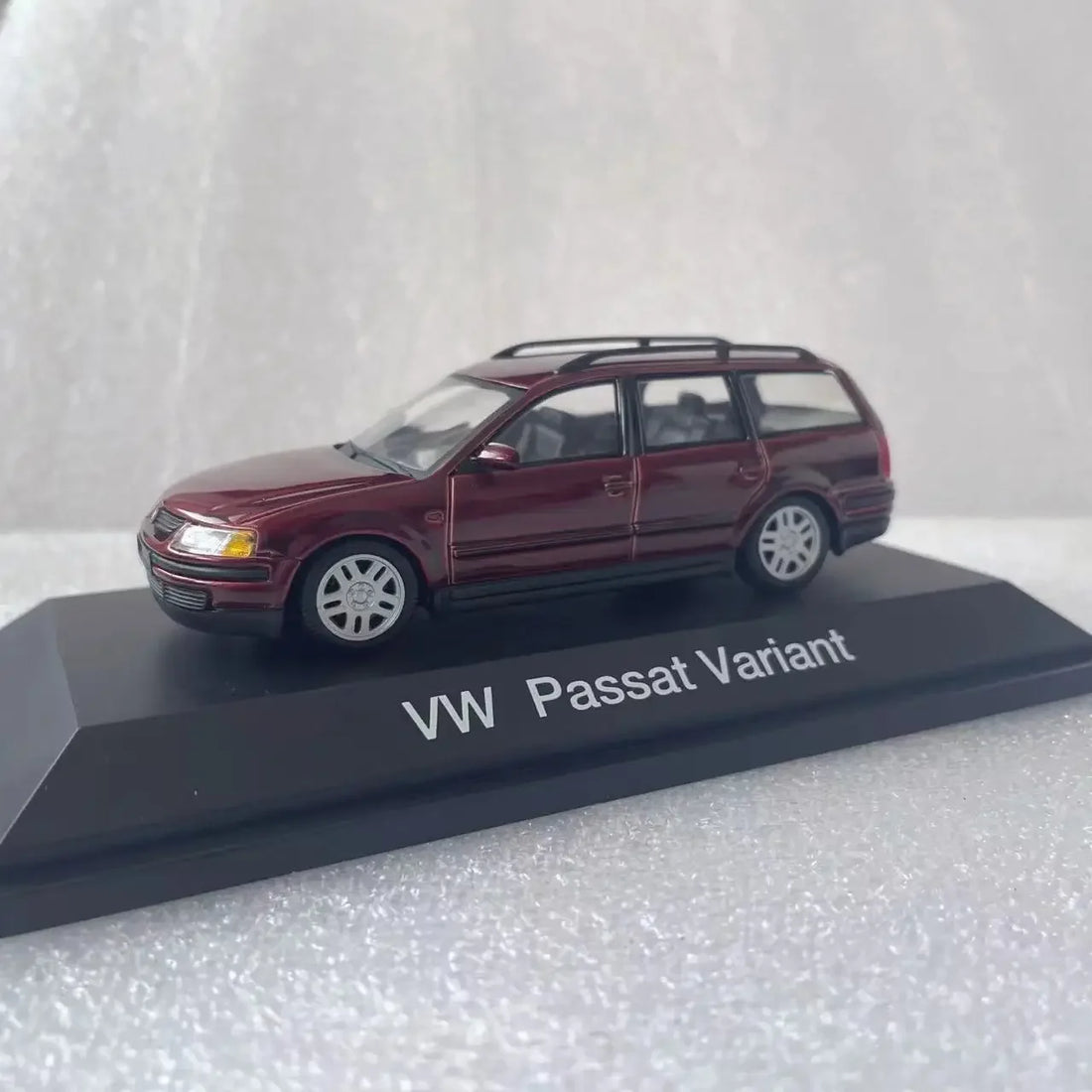 VW Passat Variant B5 1999 1/43